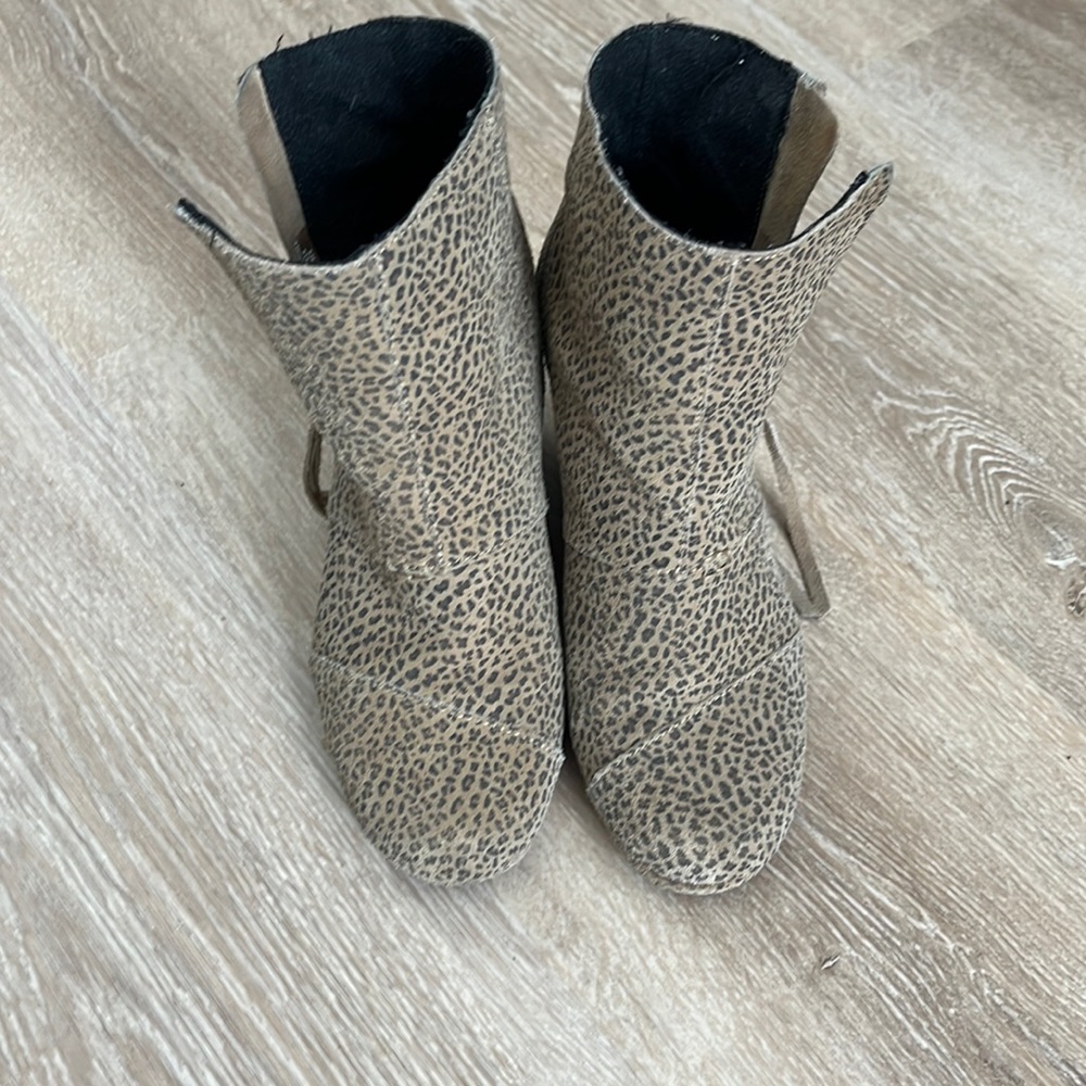 Tom’s leopard print wedge booties